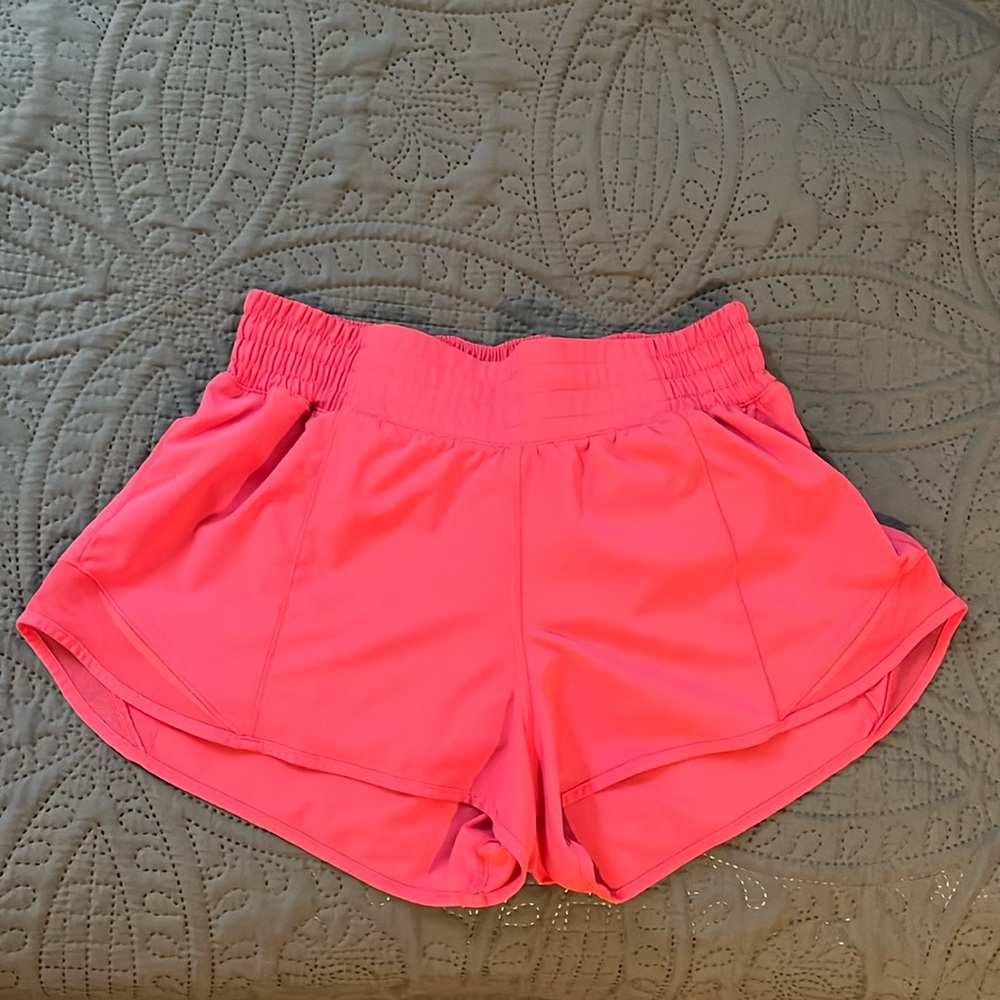 Lululemon hotty hot mid rise Hot pink shorts